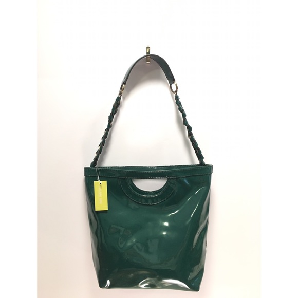 Gianni Bini Handbags - Gianni Bini Forest Green Patent Bucket Bag 🌟🌿🖤